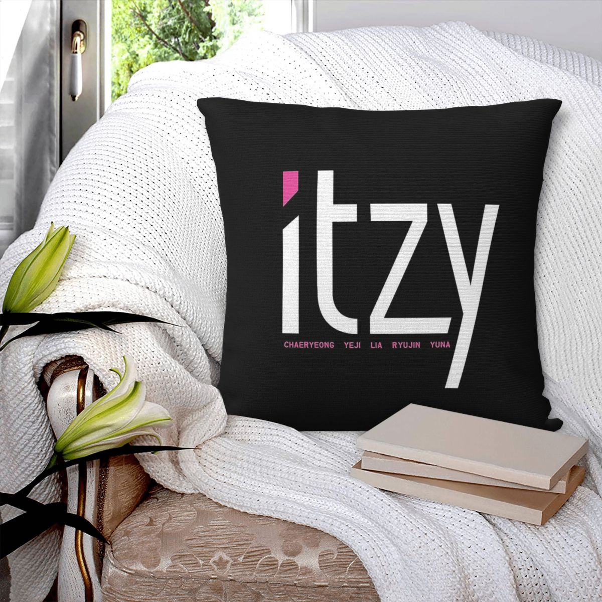 Itzy Band Dalla Dalla Square P - Home Decor Dallas review and price